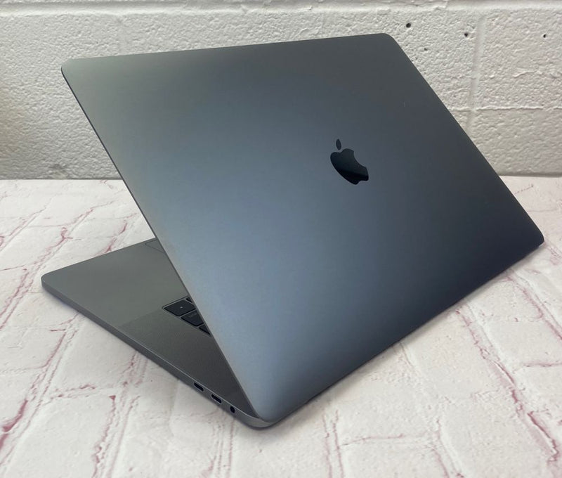 MacBook Pro 15-inch Core i7 2.6GHz 16GB / Radeon Pro 555x 4GB (Space Grey 2019)