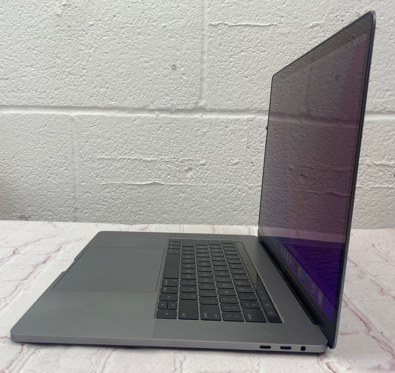 MacBook Pro 15-inch Core i7 2.6GHz 32GB / Radeon Pro 555x 4GB (Space Grey 2019)